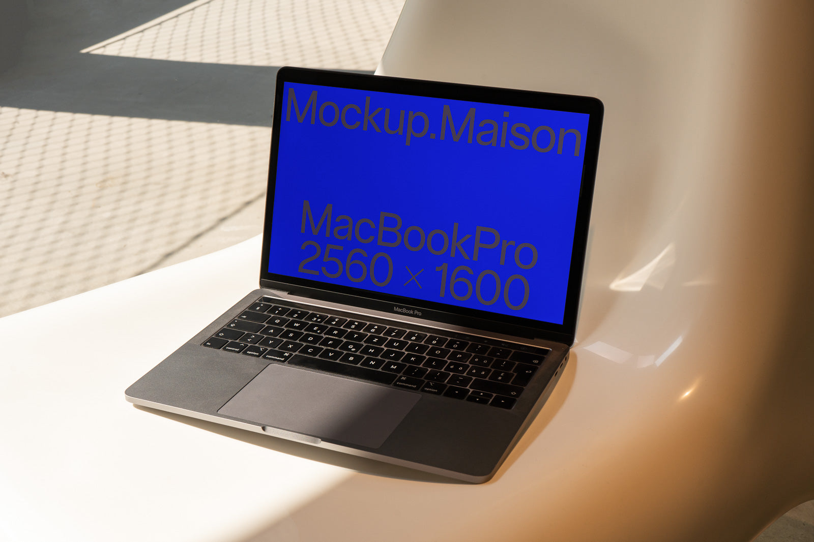 MacBook Pro 13" LT-D-02