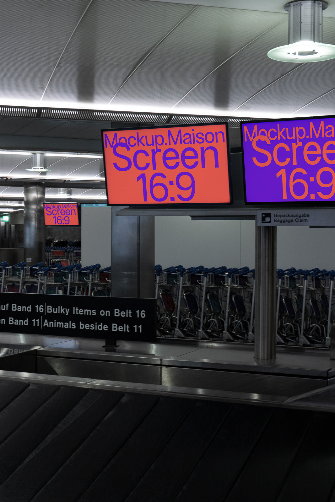 PSD mockup of digital airport screens displaying "Mockup Maison Screen 16:9" above a baggage claim area, reflecting a modern design setting.