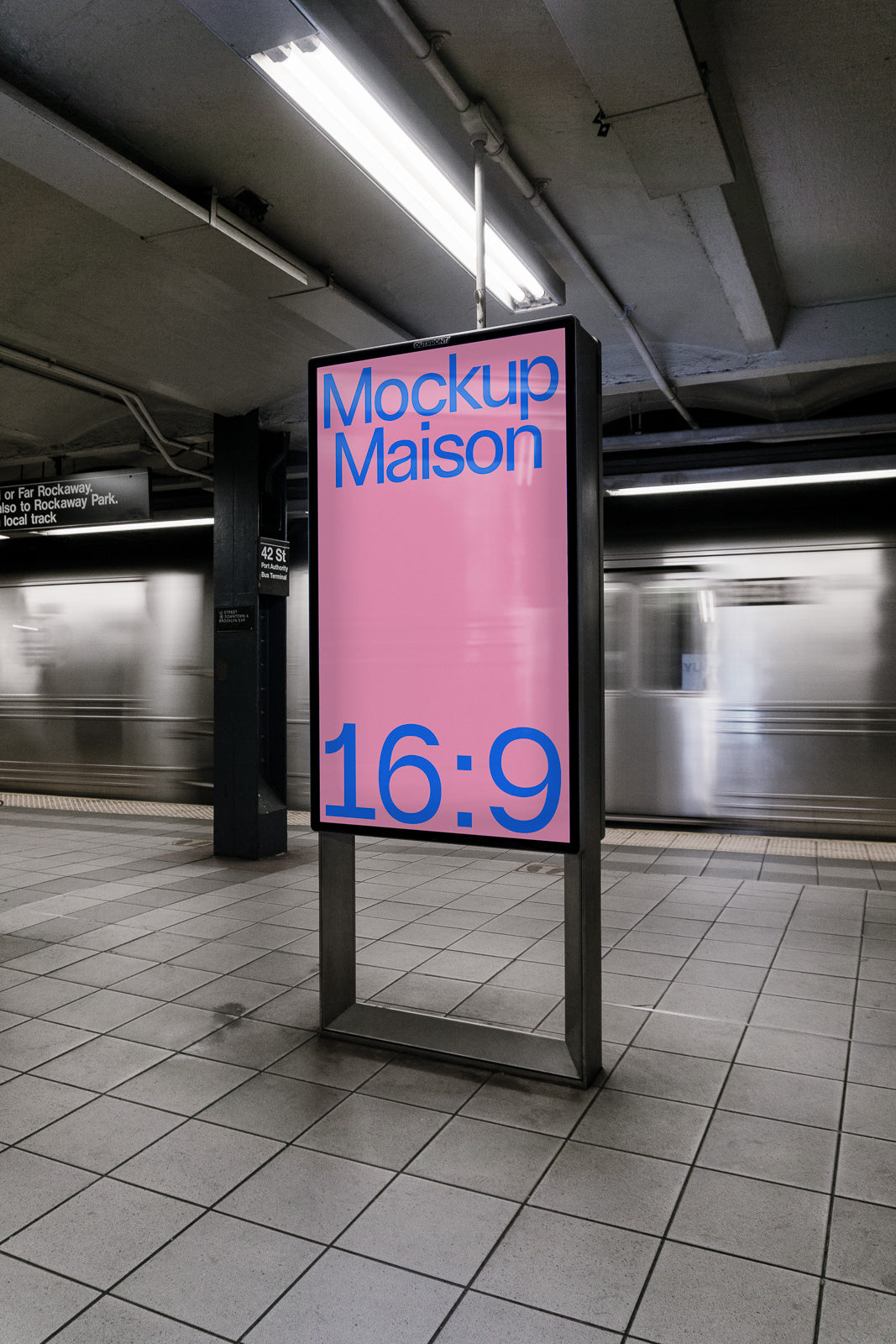 PSD mockup of a subway station billboard displaying "Mockup Maison" in blue text on a pink background, with "16:9" ratio indicated.