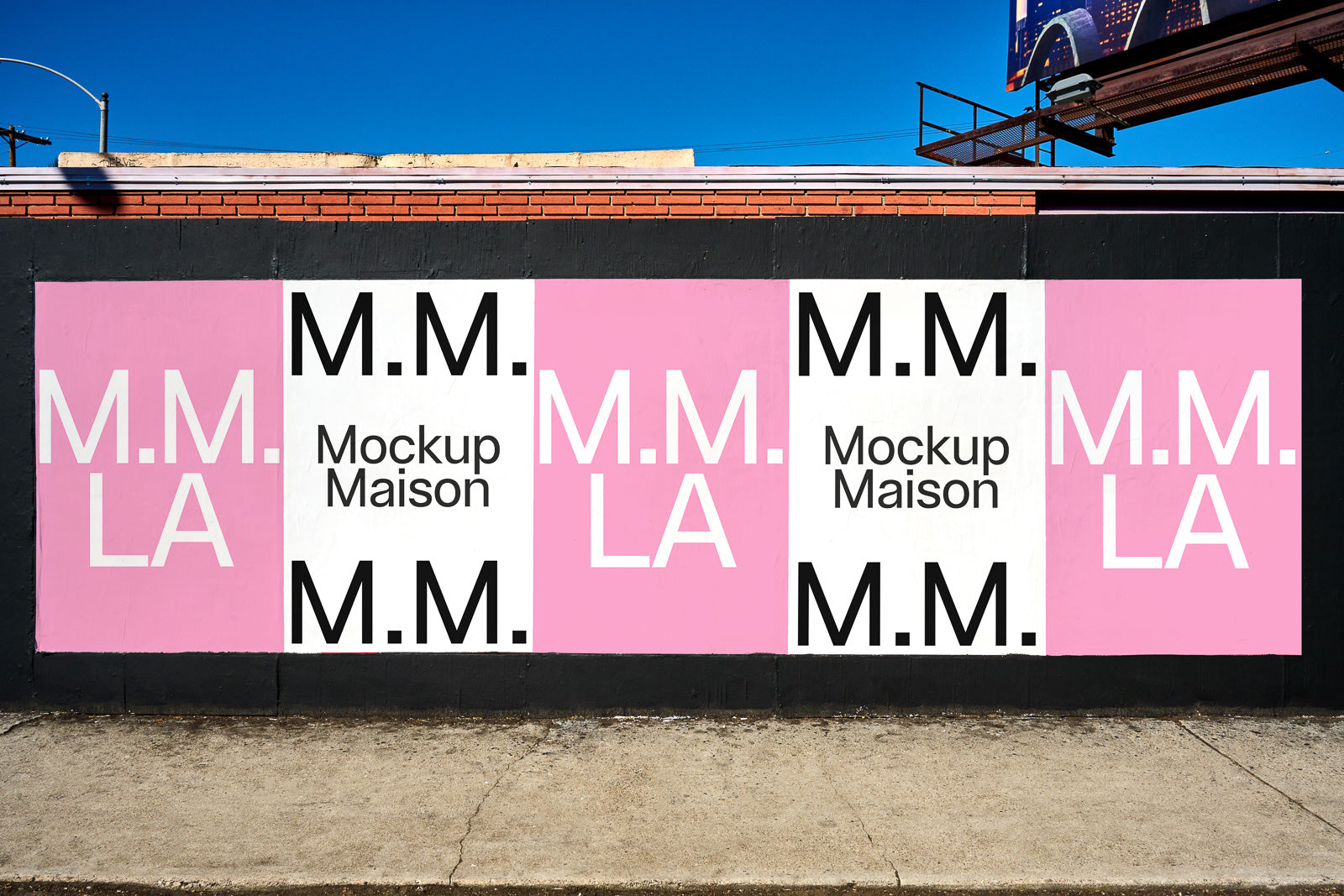 PSD mockup of street billboard with alternating pink and white panels featuring "M.M." and "Mockup Maison" text against a clear blue sky.