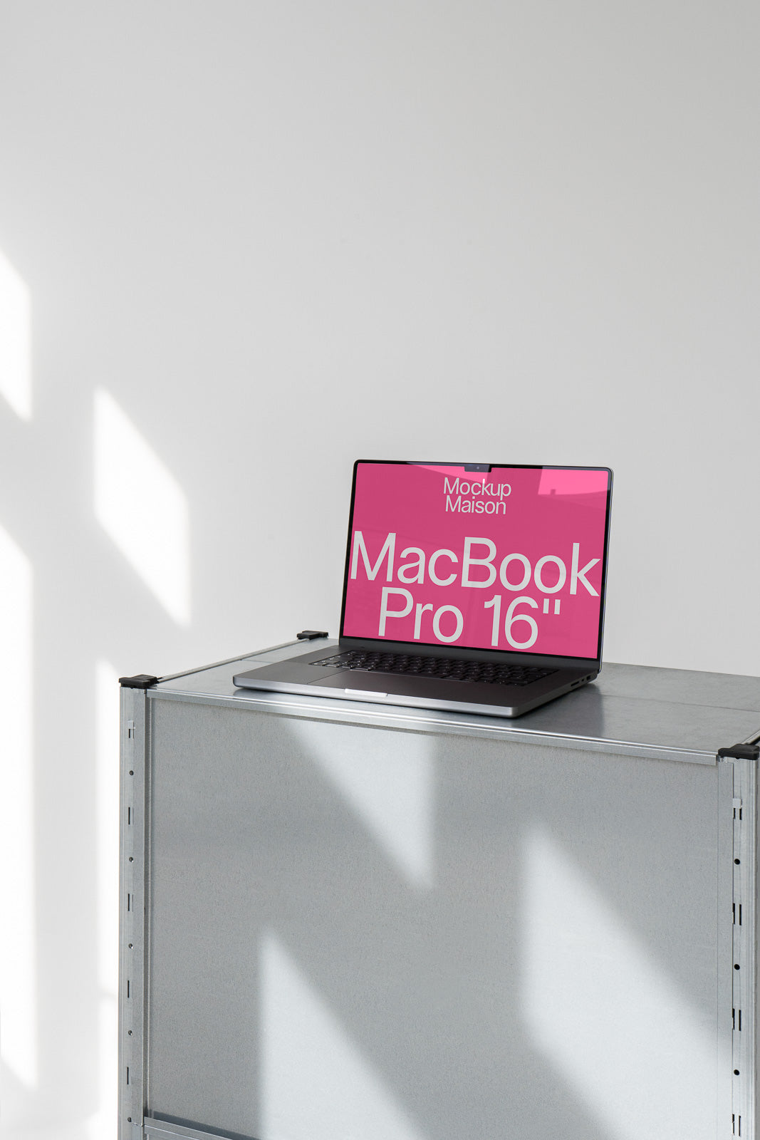 MacBook Pro 16" LT-G-02